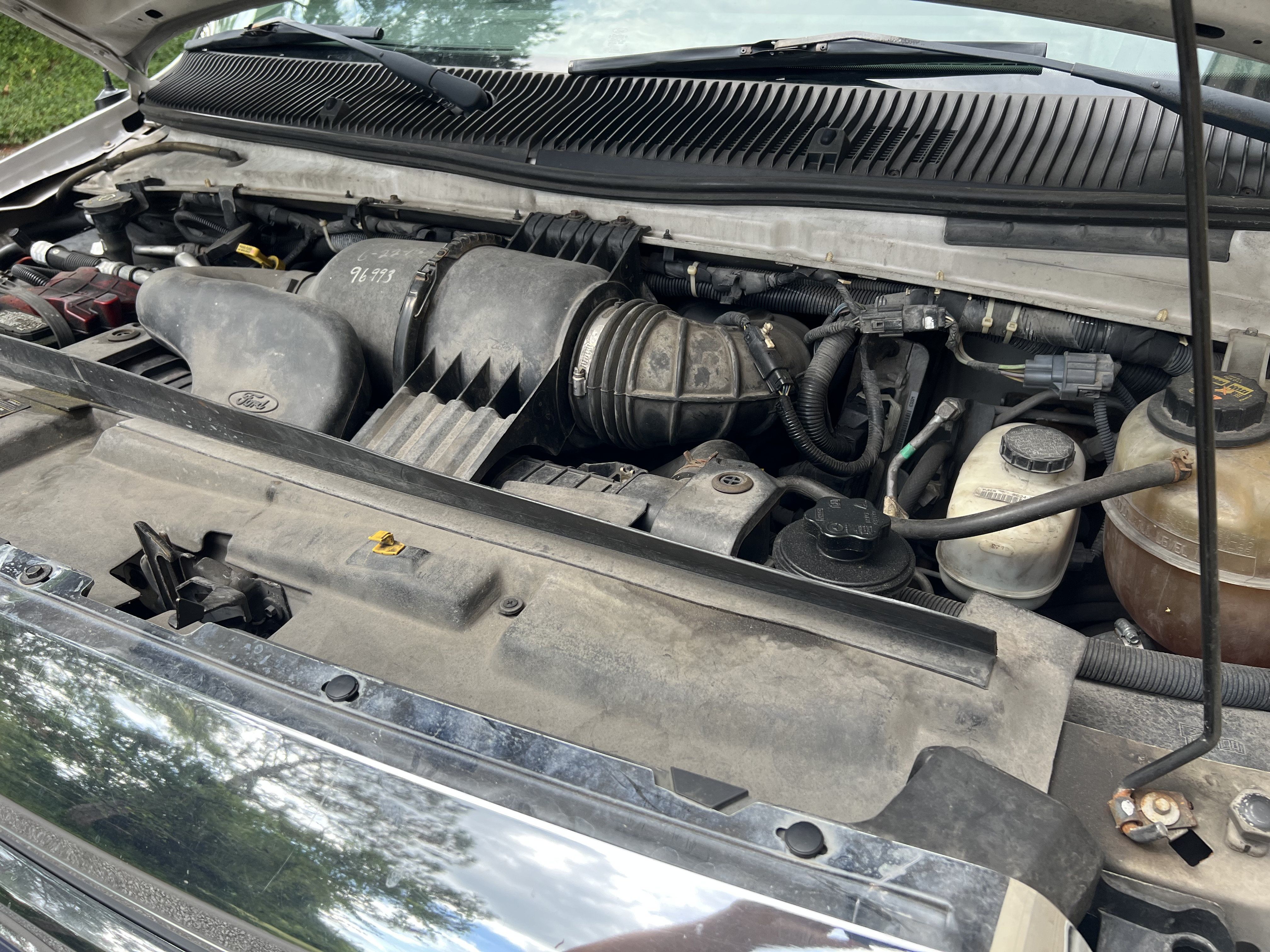Used 2013 Ford E-350 and Econoline 350 Super Duty w/ Shuttle Bus Prep Pkg RWD image 36