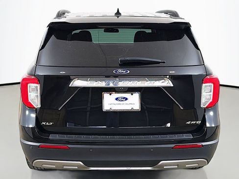 Used 2023 Ford Explorer XLT w/ Equipment Group 202A AWD/4WD image 15
