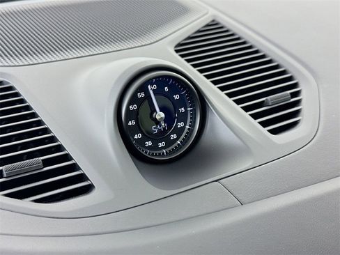 Certified 2024 Porsche Cayenne Coupe image 17