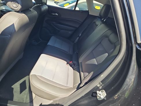 Used 2025 Chevrolet Trax LT FWD image 13