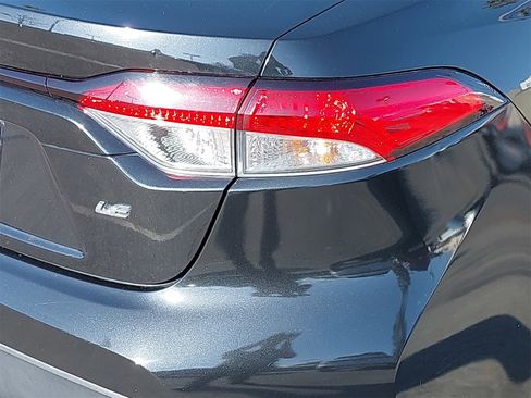 Used 2020 Toyota Corolla LE image 35