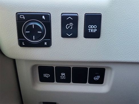 Used 2011 Lexus GX 460 Premium image 32