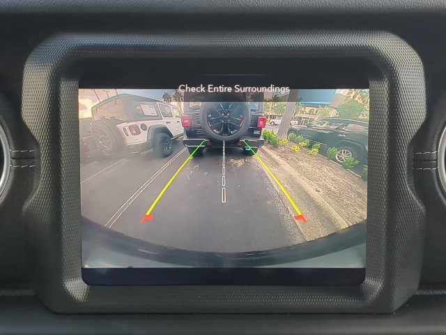 Certified 2021 Jeep Wrangler Unlimited Sahara AWD/4WD image 23