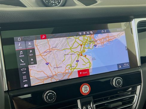 New 2026 Porsche Macan image 16