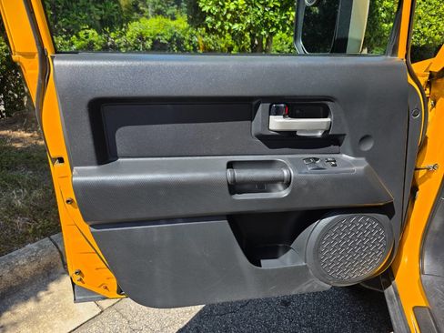 Used 2007 Toyota FJ Cruiser 4WD image 9