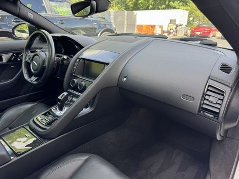 Used 2016 Jaguar F-TYPE Coupe RWD image 34