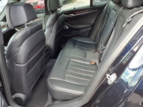 Used 2019 BMW M550i xDrive w/ Premium Package image 12