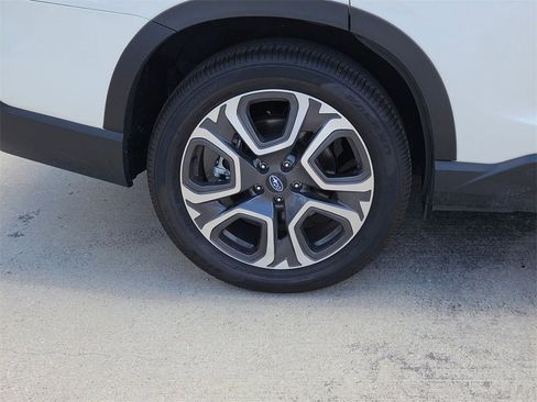 Used 2024 Subaru Ascent Limited w/ Technology Package image 10