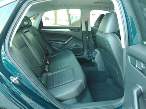 Used 2022 Volkswagen Passat 2.0T SE image 26