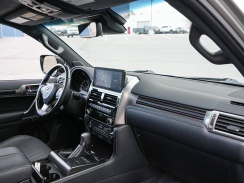 Used 2023 Lexus GX 460 Premium image 21