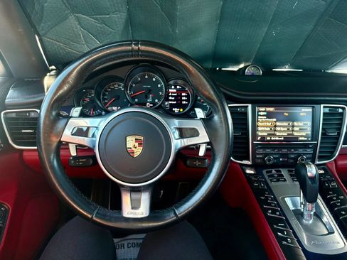 Used 2016 Porsche Panamera image 34