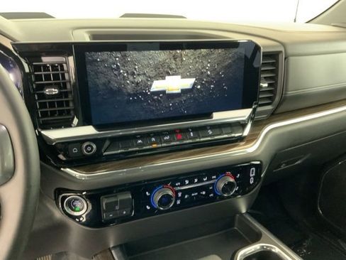Used 2024 Chevrolet Silverado 1500 LT Trail Boss image 17