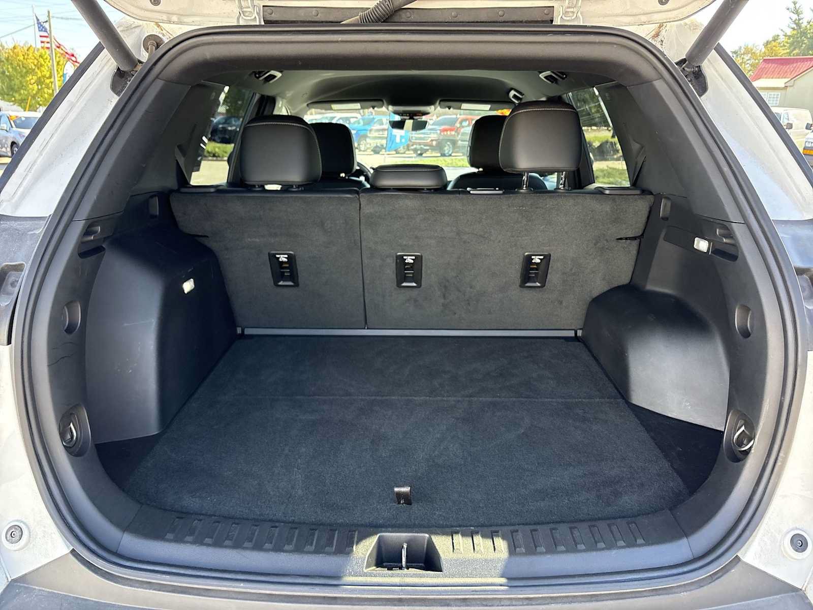 Used 2025 Chevrolet Equinox LT w/ Convenience Package II FWD image 25