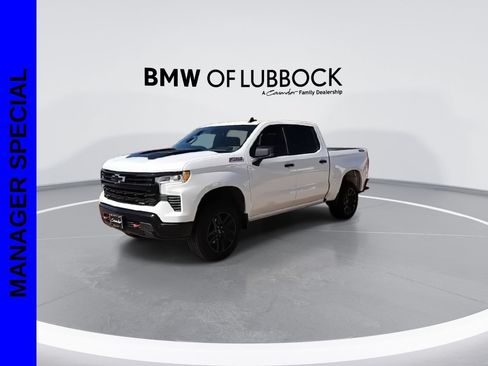 Used 2024 Chevrolet Silverado 1500 LT Trail Boss w/ Convenience Package II AWD/4WD image 4