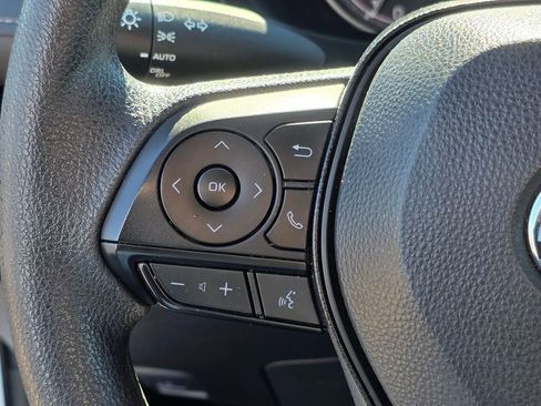 Used 2025 Toyota RAV4 XLE image 16