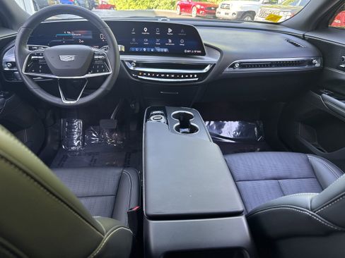 Used 2024 Cadillac Lyriq Sport RWD image 15