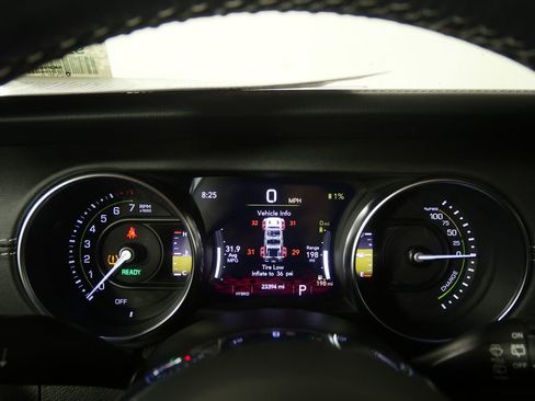 Used 2021 Jeep Wrangler Unlimited Sahara image 21