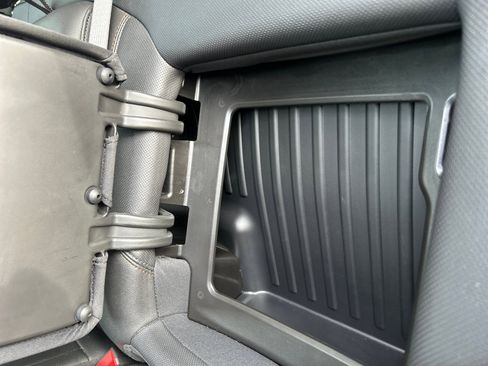 Used 2022 GMC Sierra 1500 AT4 w/ AT4 Premium Package image 16