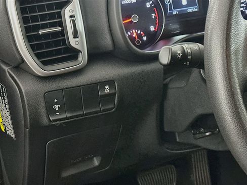 Used 2018 Kia Sportage LX FWD image 16