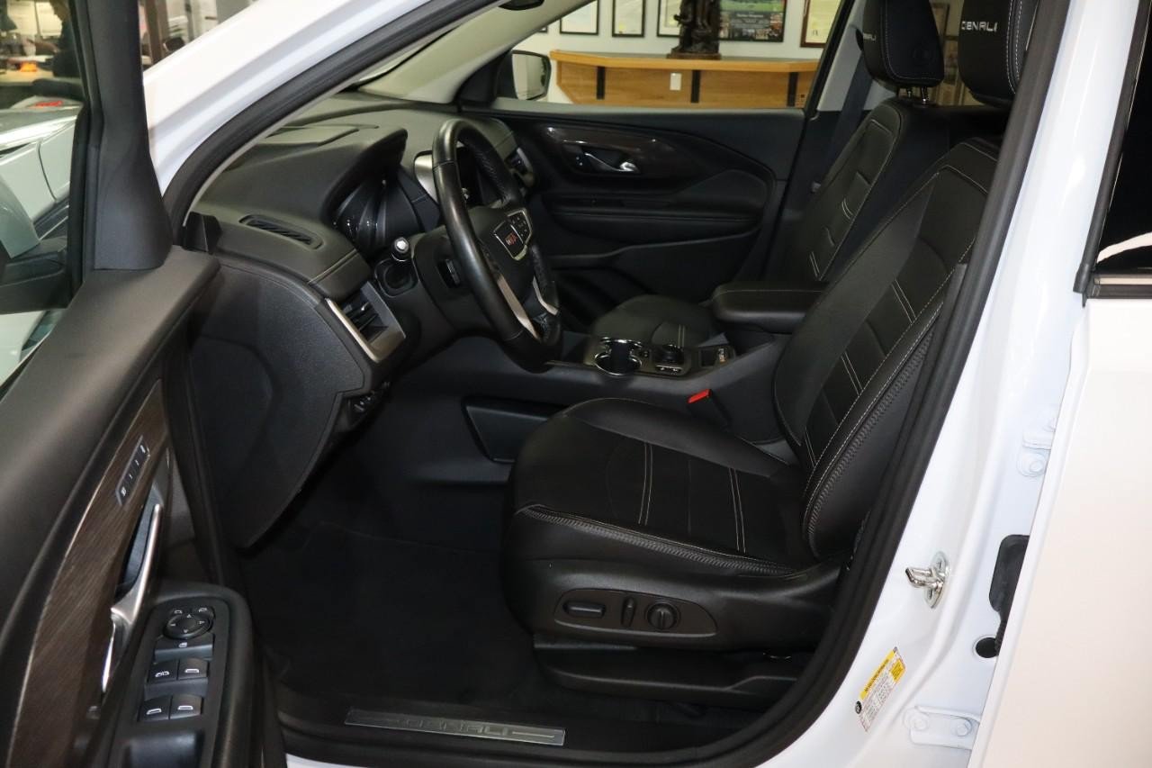 Used 2024 GMC Terrain Denali w/ Denali Premium Package AWD/4WD image 9