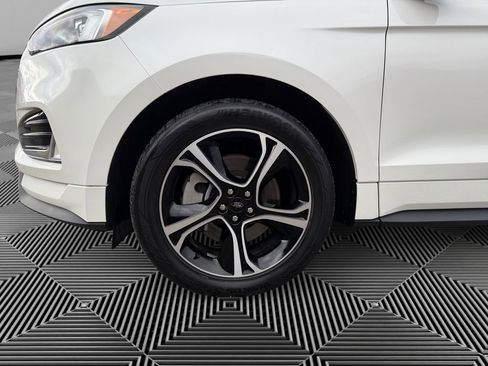 Used 2023 Ford Edge ST image 9