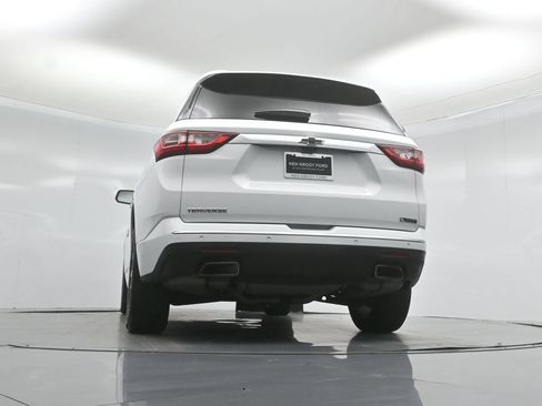 Used 2018 Chevrolet Traverse Premier w/ Driver Confidence II Package FWD image 49