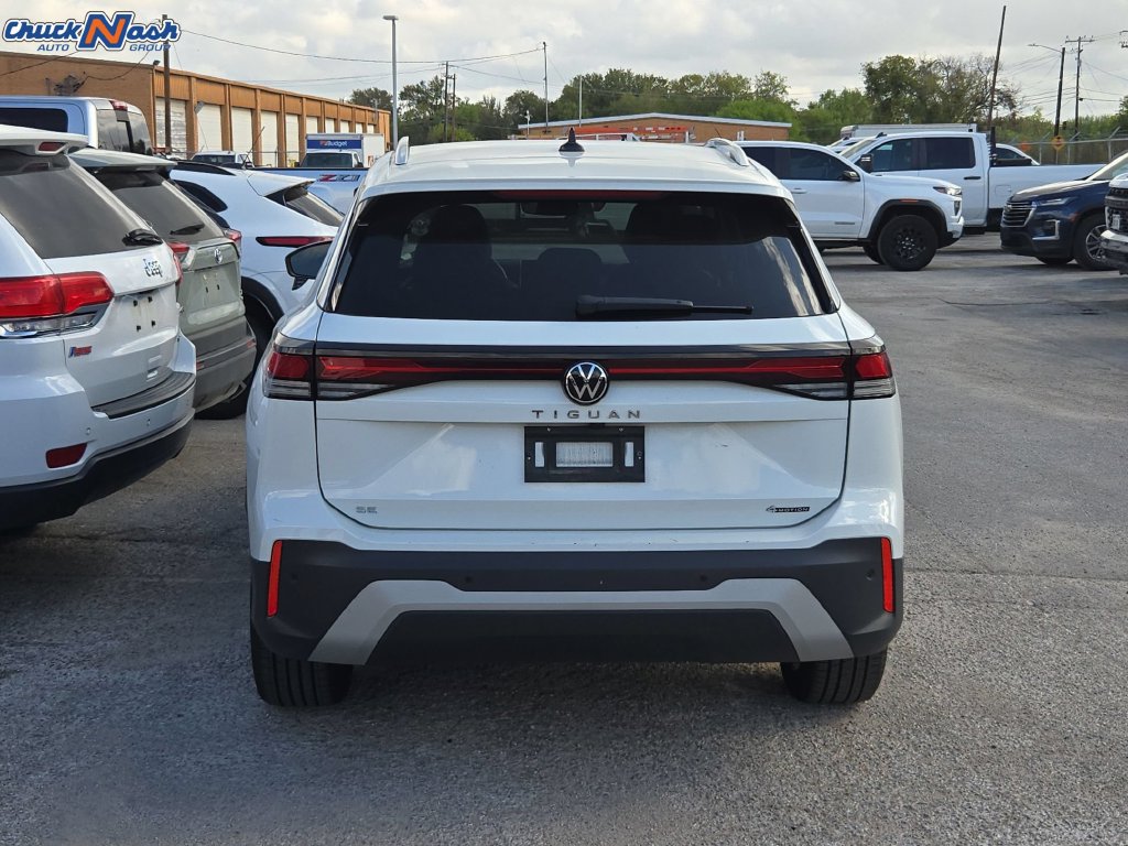 Used 2026 Volkswagen Tiguan SE AWD/4WD image 5