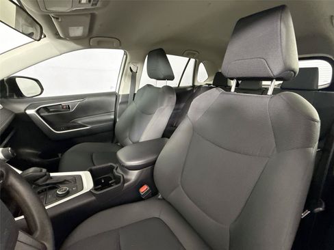 Certified 2024 Toyota RAV4 LE AWD/4WD image 3