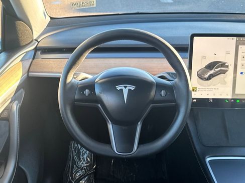 Used 2025 Tesla Model Y Long Range image 14