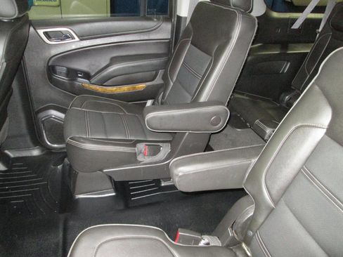 Used 2017 GMC Yukon XL Denali w/ Open Road Package image 29
