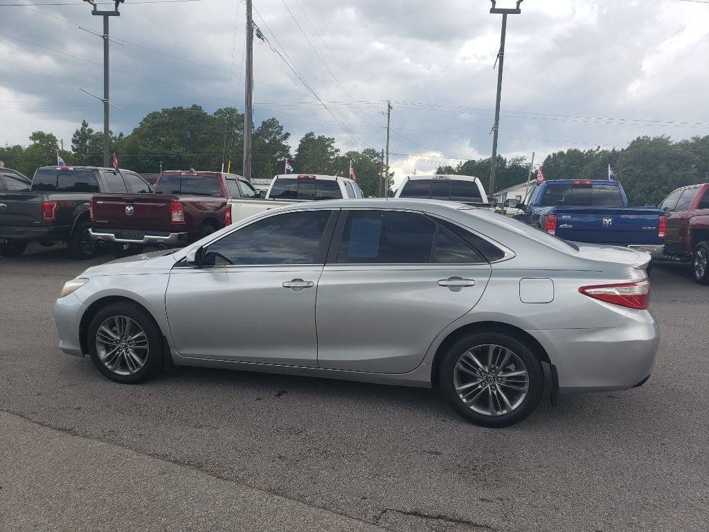 Used 2017 Toyota Camry SE FWD image 2