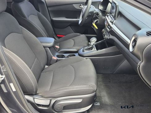 Used 2020 Kia Forte LXS FWD image 17