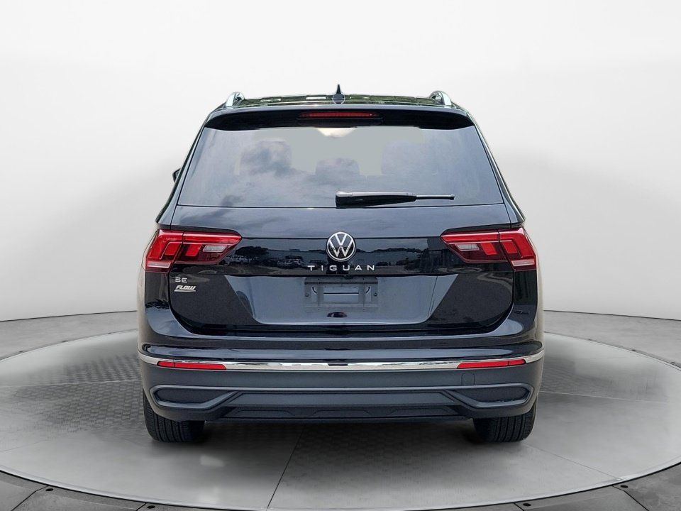Certified 2023 Volkswagen Tiguan SE w/ Panoramic Sunroof Package FWD image 6