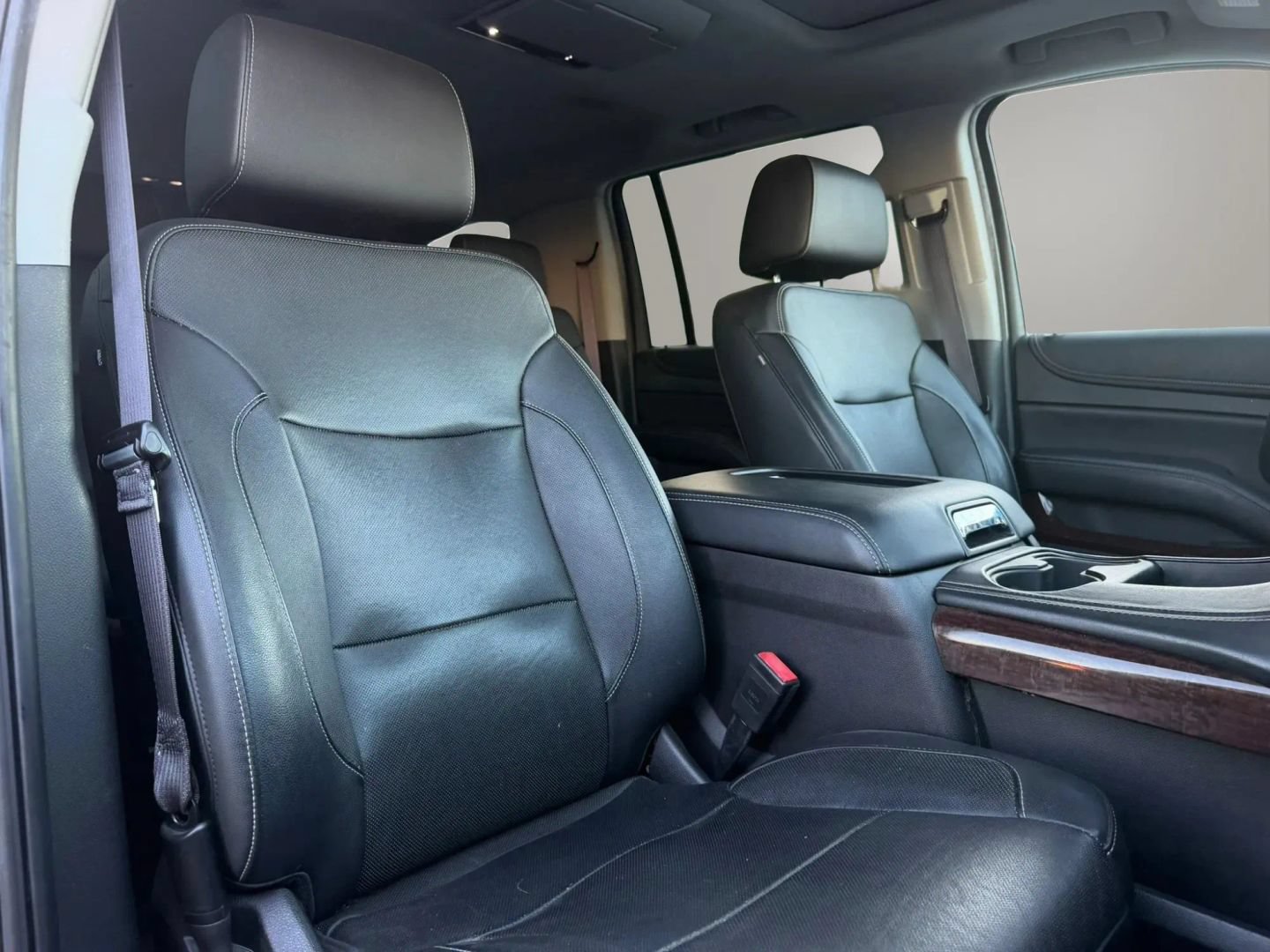 Used 2017 GMC Yukon XL SLT w/ Open Road Package AWD/4WD image 14
