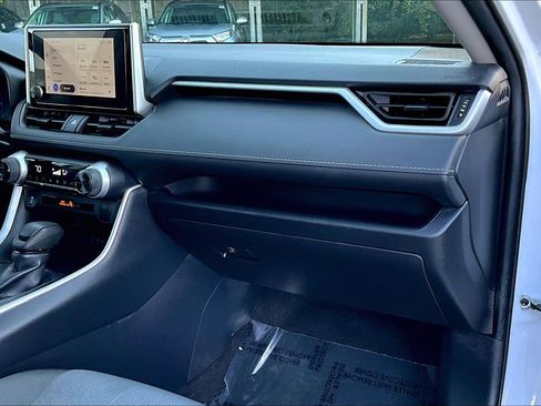 Used 2025 Toyota RAV4 XLE image 15