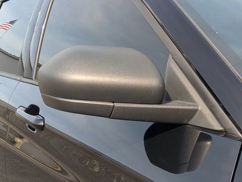 Used 2021 Ford Explorer XLT image 12