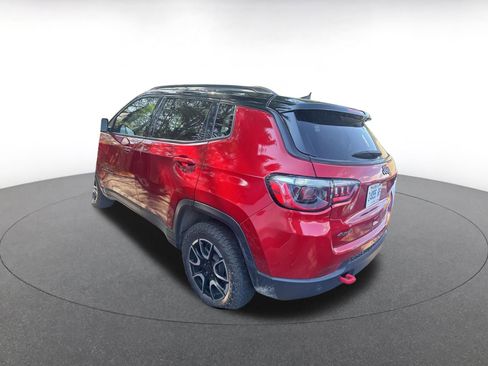 Used 2025 Jeep Compass Trailhawk image 4