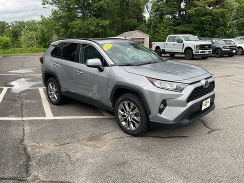 Used 2021 Toyota RAV4 XLE Premium AWD/4WD image 5