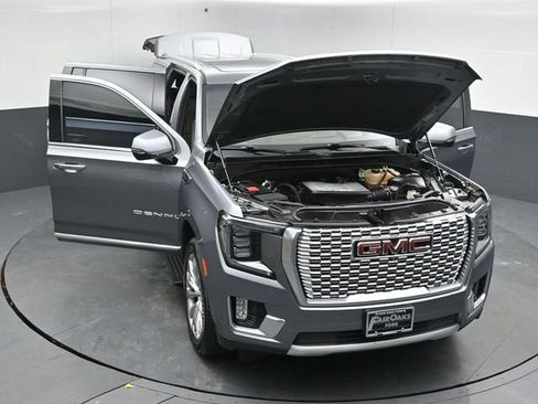Used 2022 GMC Yukon XL Denali w/ Denali Premium Package image 57