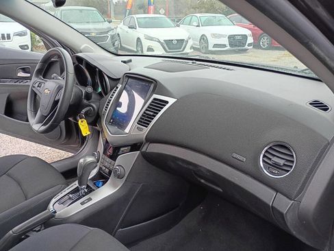 Used 2015 Chevrolet Cruze LT image 21