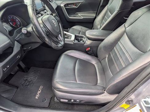 Used 2019 Toyota RAV4 XLE Premium FWD image 15