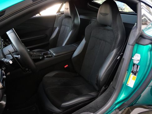 Used 2025 Aston Martin V8 Vantage Coupe RWD image 21