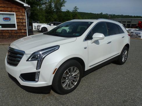Used 2017 Cadillac XT5 Luxury w/ Driver Awareness Package AWD/4WD image 1