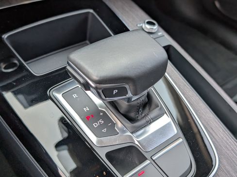 Used 2025 Audi Q5 e Premium image 32