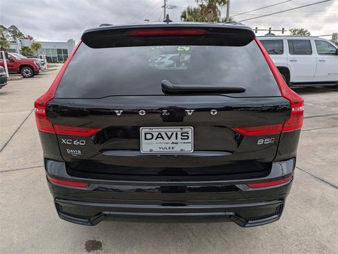 Used 2024 Volvo XC60 B5 Plus image 5
