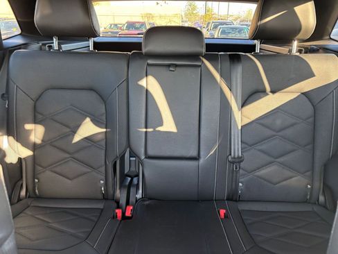 Used 2025 Volkswagen Atlas Cross Sport SE image 39