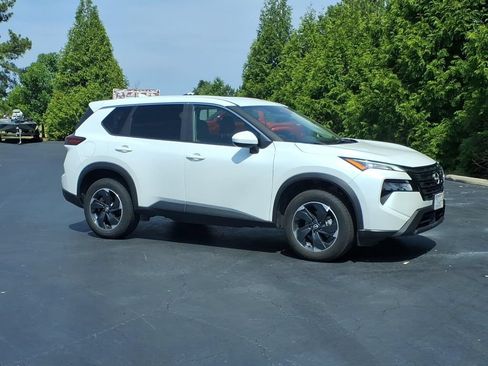 Used 2024 Nissan Rogue SV AWD/4WD image 1