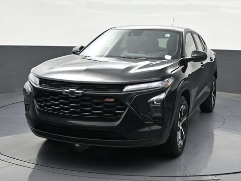 Used 2024 Chevrolet Trax RS FWD image 9