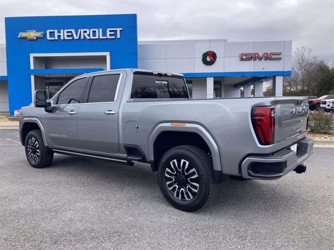 Used 2024 GMC Sierra 2500 Denali Ultimate image 6