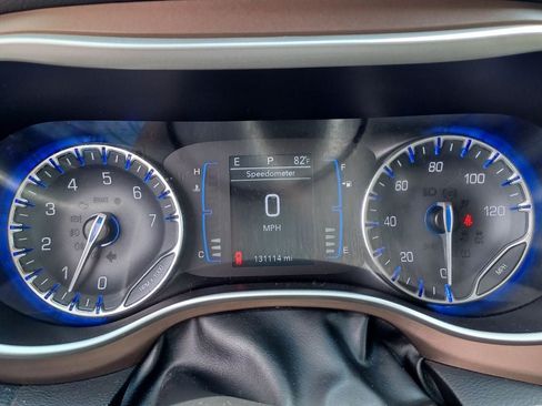Used 2017 Chrysler Pacifica Touring FWD image 11